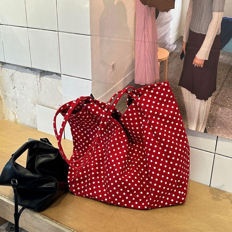 

Large capacity canvas bag women s new versatile lazy wind shoulder bag student class commuting tote bag