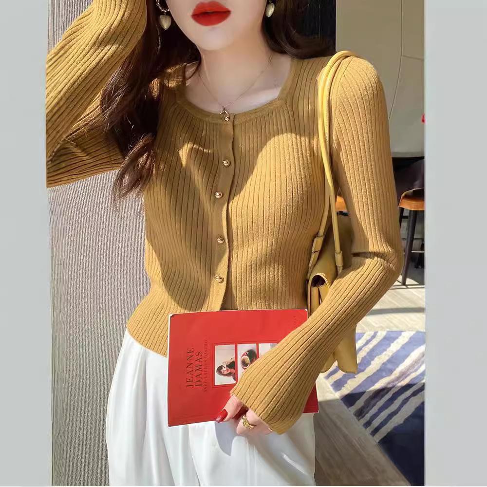 Französisches Oberteil mit quadratischem Ausschnitt, hochwertige goldene Schnalle, modisch und schlicht, einfarbiger gestrickter Pullover für Frühling und Herbst, Damen, langärmlig