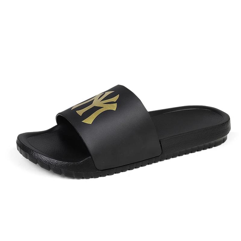 Tongs de plage Homme Marques Originales Pantoufle Slide Homme Luxe 2024 Pantoufles Homme Douces Marcher à la Maison Chaussures d'Été Vente