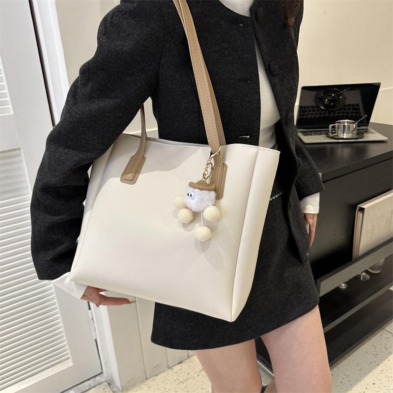 Fashionable Large Capacity Womens Tote Bag Elegant Street Style Shoulder Bag For Daily Wear
