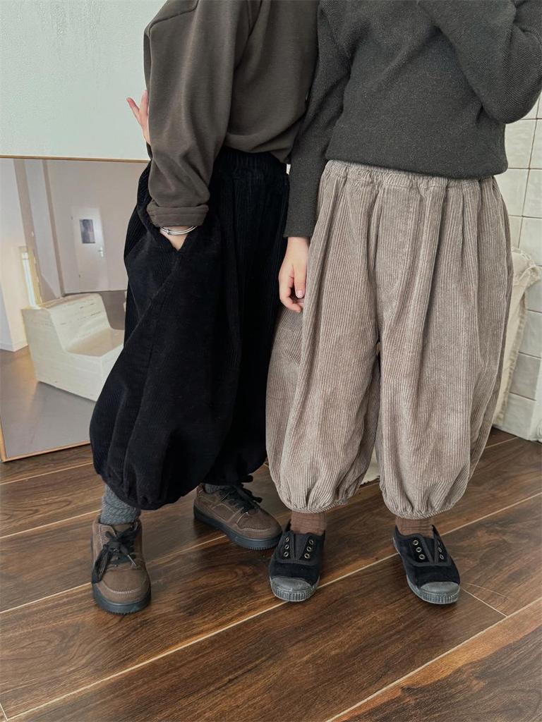 Jiaye Kinder 2025 Frühling Cord Neun-Punkte-Hose für Jungen und Mädchen - Retro Wald Pumphose