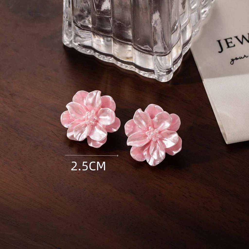Big White Camellia Flower Stud Earring Female Simple Exaggerated Resin Ear Jewelry Wedding Best Friend Christmas Gift