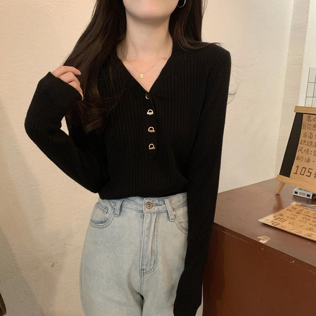 Spring and Autumn Hong Kong Flavor Retro Top V-neck Chic Button Niche Design Sense Pit Strip Bottoming Knitted Sweater Long Sleeve Simple