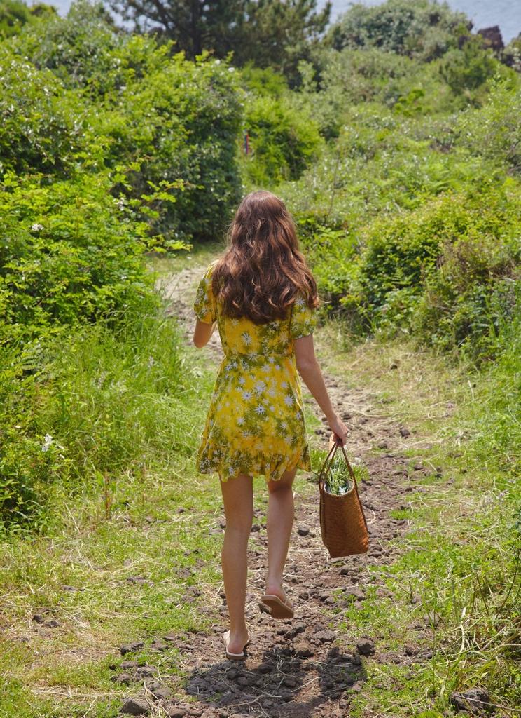 Met And Mel [Wrap Dress] Dahila - Lemon Tree