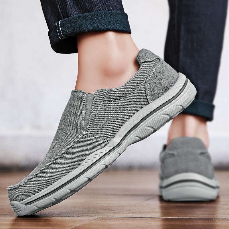 Fashion New Men Shoes Soft Slip On Loafers For Men Moccasins Male Driving Shoes Classics Canvas Sneakers