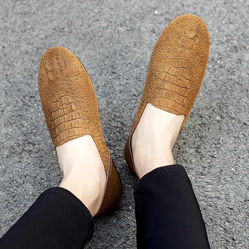 FashionShoes Men Loafers Slip On Fashion Breathable Lazy Peas Shoes Outdoor Italian Genuine Leather Moccasins Casual Shoes for Men