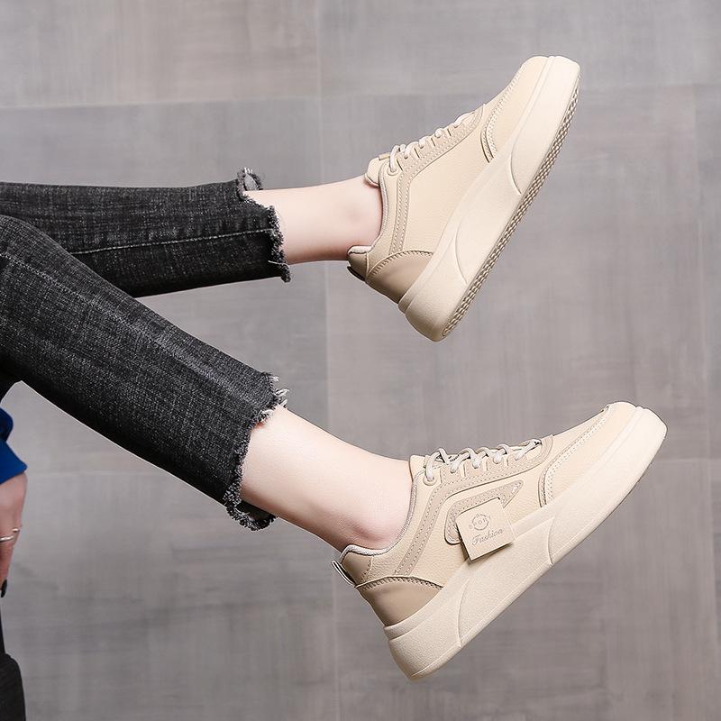 Mångsidig färgmatchning vår ny casual streetfotografi student brädskor enkelskor ins sportskor