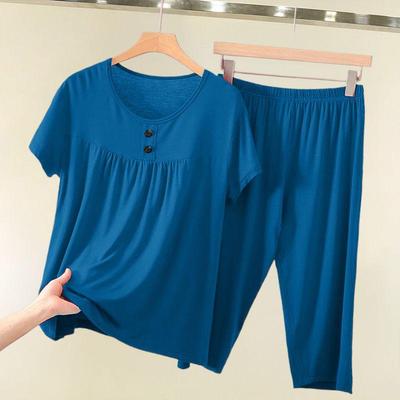 Sommer-Zweiteiler für Übergrößen-Mütter: Kurzarm-T-Shirt & Cropped Hose