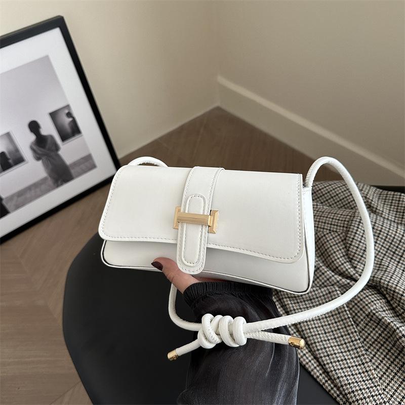 

Bag Women s 2025 Spring and Autumn New Trend Versatile Fashion Small Square Bag Simple Casual Niche One Shoulder Crossbody Bag белый