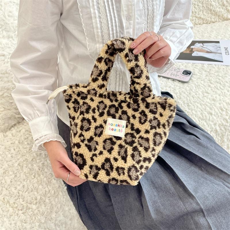 11 Winter fashion plush women's bags, new cute polka dot handbags, commuting handbags to work
