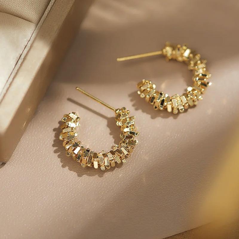 Versatile Bow Girl Earrings with Elegant Geometric Shapes, Personalized and Trendy Earrings for Women