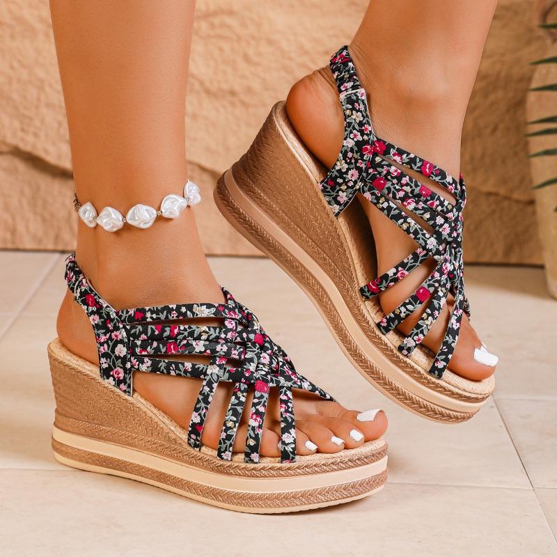 

Spring and summer new slope heel platform women s shoes large size printing casual platform muffin fish mouth sandals women 44 чёрный
