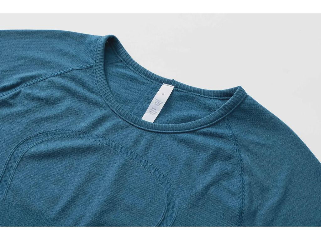 Seamless Swiftly Tech Quick-Dry Yoga Top – Short-Sleeved & Breathable