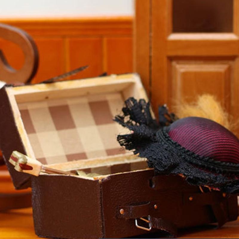 Portable Old Fashioned Wood Leather Luggage Models Small Dollhouses Furniture Accessories Coffee Colored Designs