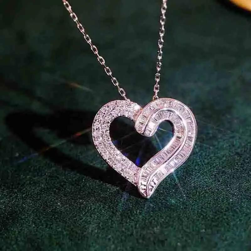 Huitan Brilliant Heart Necklace with AA Cubic Zirconia Temperament Wedding Necklace for Women Luxury  Color Love Jewelry