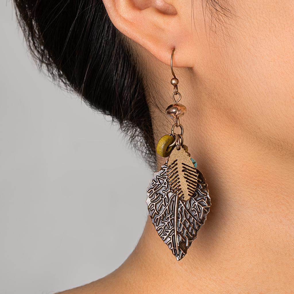 Melad Color Leaf Shaped Wooden Pendant Necklace Earrings Ethnic Style Velvet Rope Woven Women's Jewelry Set