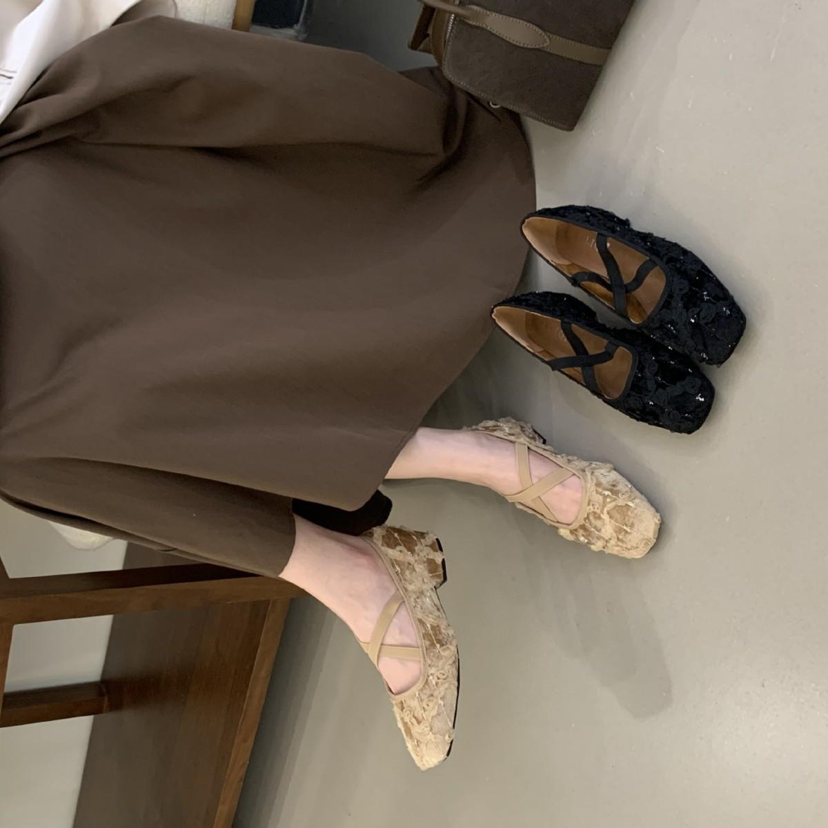 

2025 autumn and winter new small square head thick heel cross belt ballet shallow mouth commuter work women s single shoes 39 хаки