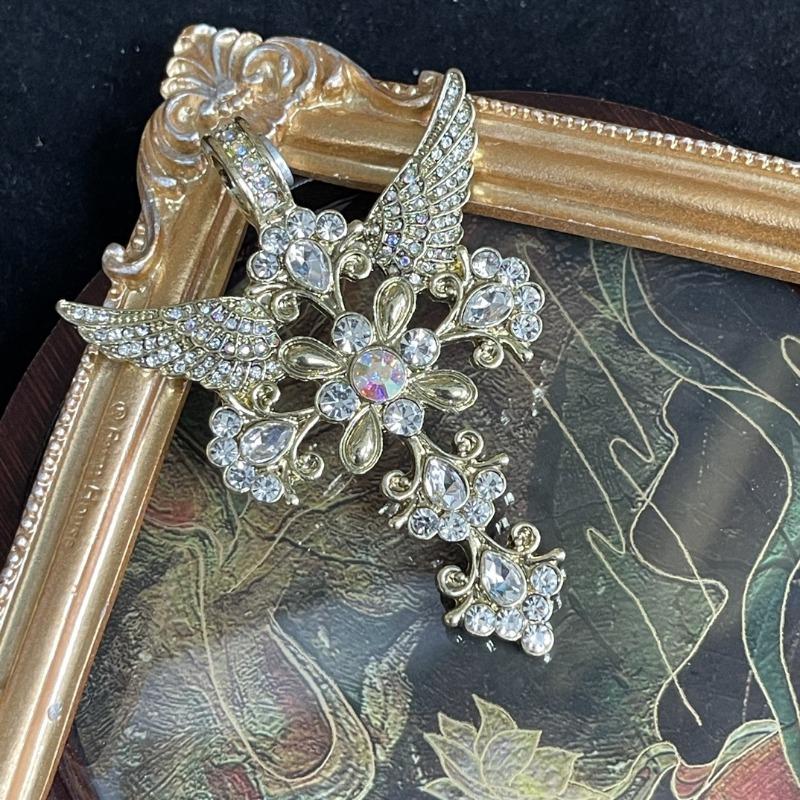 Retro Fashion Light Luxury Electroplating Process Czech Full Diamond Angel Wing Pendant
