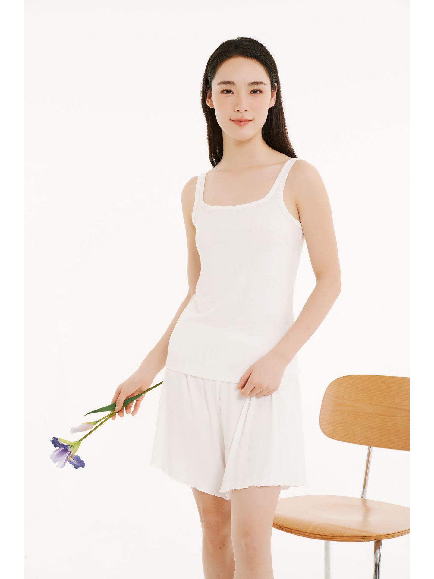 

Women s Slim Fit Sleeveless Summer Tank Top - Elastic & Flattering Design One Size