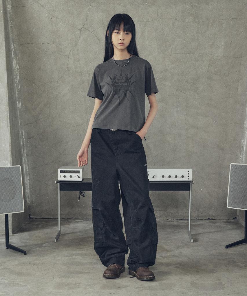 SUPERSUB Spike Skull Crop Short Sleeve T-Shirt - Pigment Charcoal