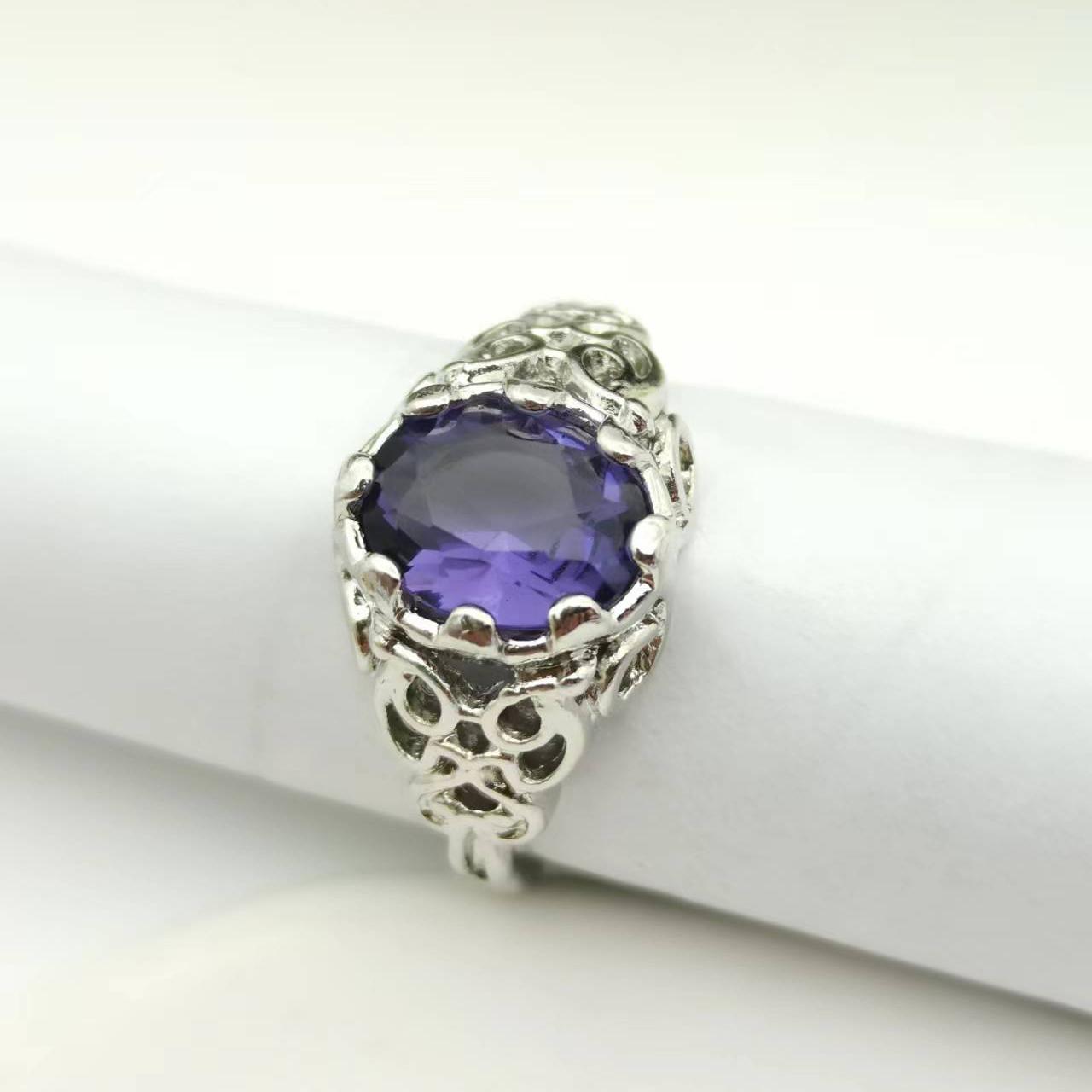 

Популярное европейское и американское серебряное кольцо с инкрустацией фиолетовым цирконом и полым женским ежедневным аксессуаром 6 серебряный