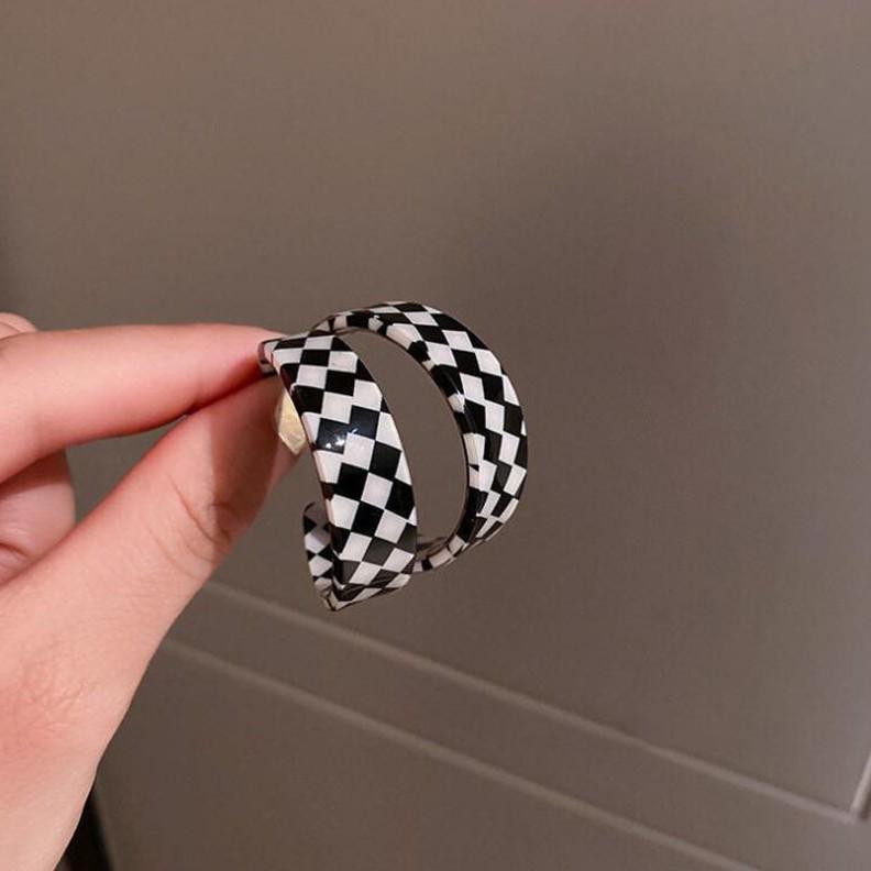 925 Silver Needle Retro Large Circle Black & White Checkered Earrings - All-Season Checkerboard Design for Women.
