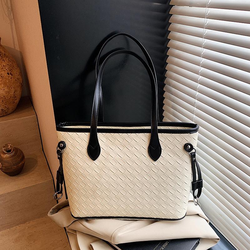 Weaving Grass City Women Bag Soft Pu Material Inner Pocket Work Bags Travel