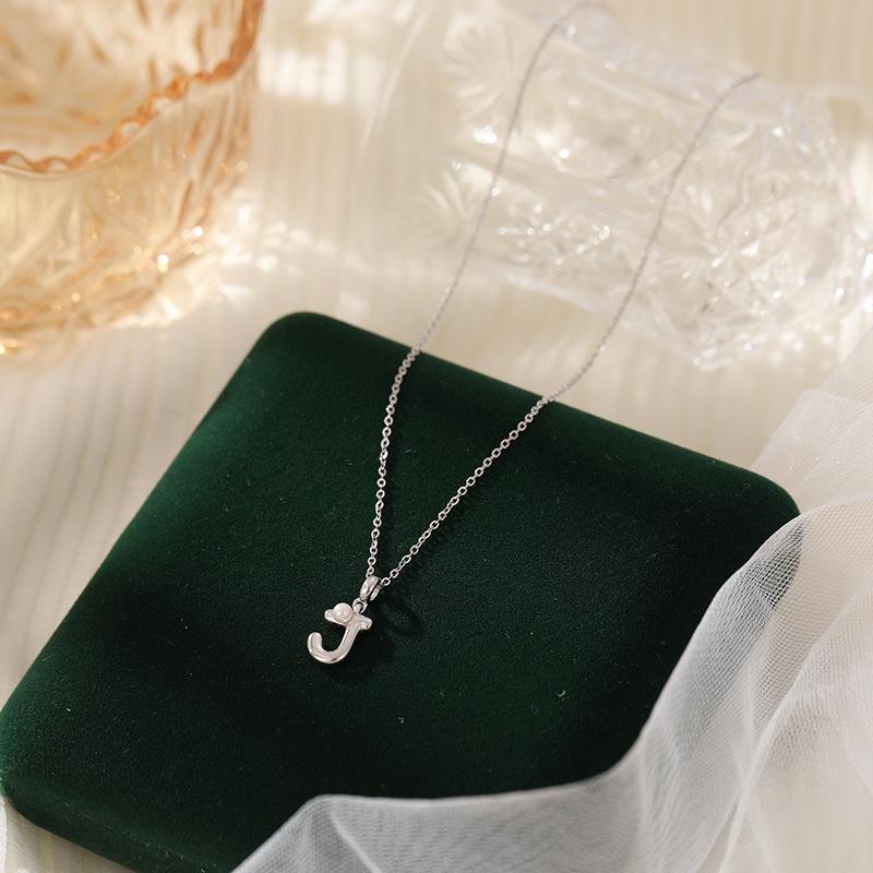 Banyan Tree S925 Silver Alphabet Pendant Necklace - Minimalist Clavicle Chain for Women, Fashionable and Versatile.