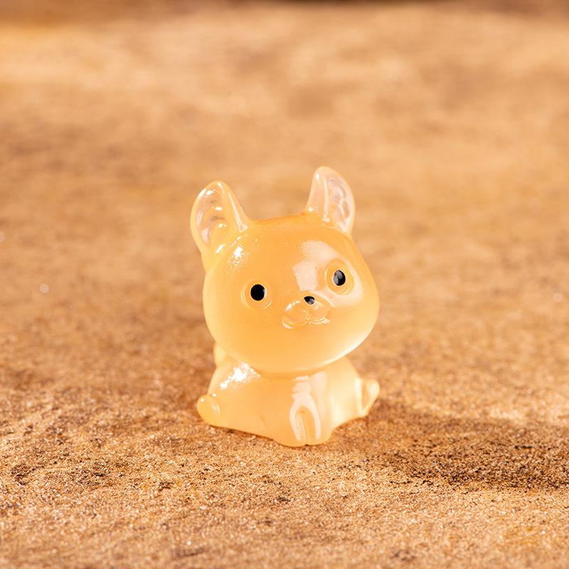 Micro Feature Cartoon Cute Glow-in-the-dark Roll Ear Cat Resin Feature Desktop Car Light Up Cat Ornament Accessories