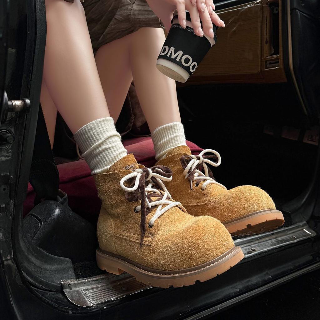 2025 autumn new British style handsome Martin boots women's leather retro outdoor bumblebee lace-up inner height-increasing short boots