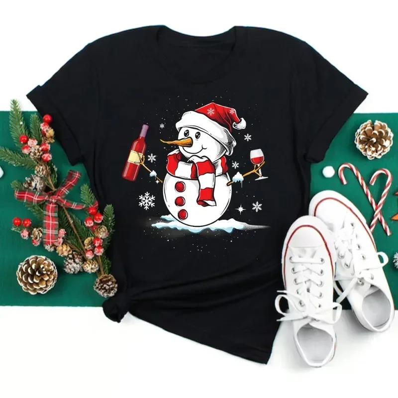 T-shirt Graphique Mignon de Noël Avec des Éléments Amusants de Verre à Vin, Bonhomme de Neige, Chapeau de Père Noël Designs T-shirt Décontracté Élégant à Manches Courtes