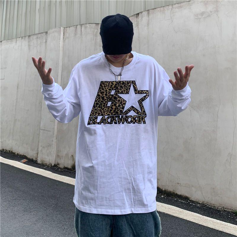 

2023 Новая весна и осень Американский леопардовый принт Свободная расслабленная Высокая улица Универсальная модная марка Оверсайз Мужская футболка L белый
