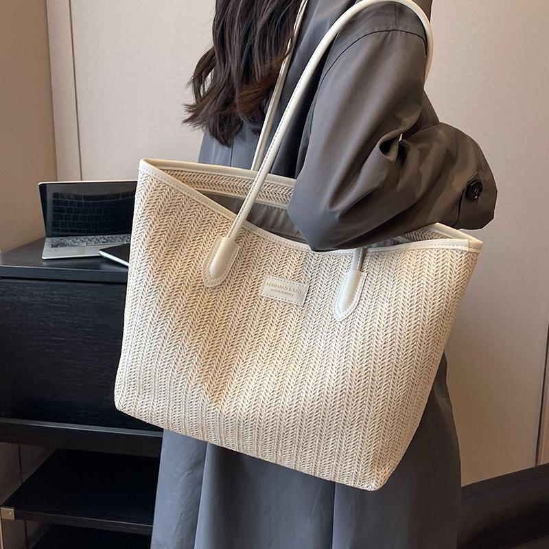 Woven Straw Bag Women's Large Capacity 2025 New Summer Versatile Shoulder Bag Texture Class Tote Bag