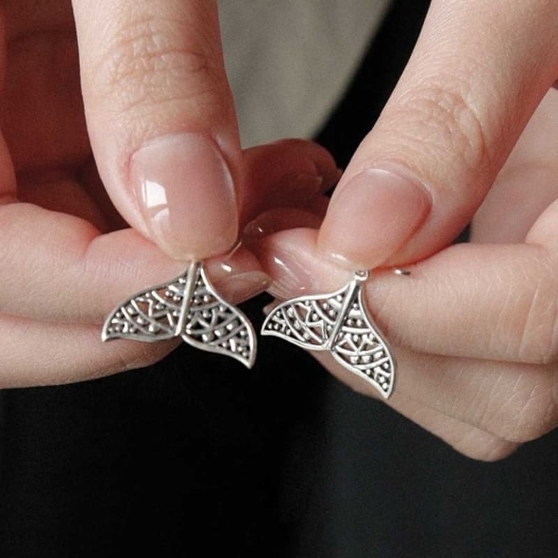 

J.Lauren Lucky Whale Tail Fluke Silver Drop Earrings Be0693 single type