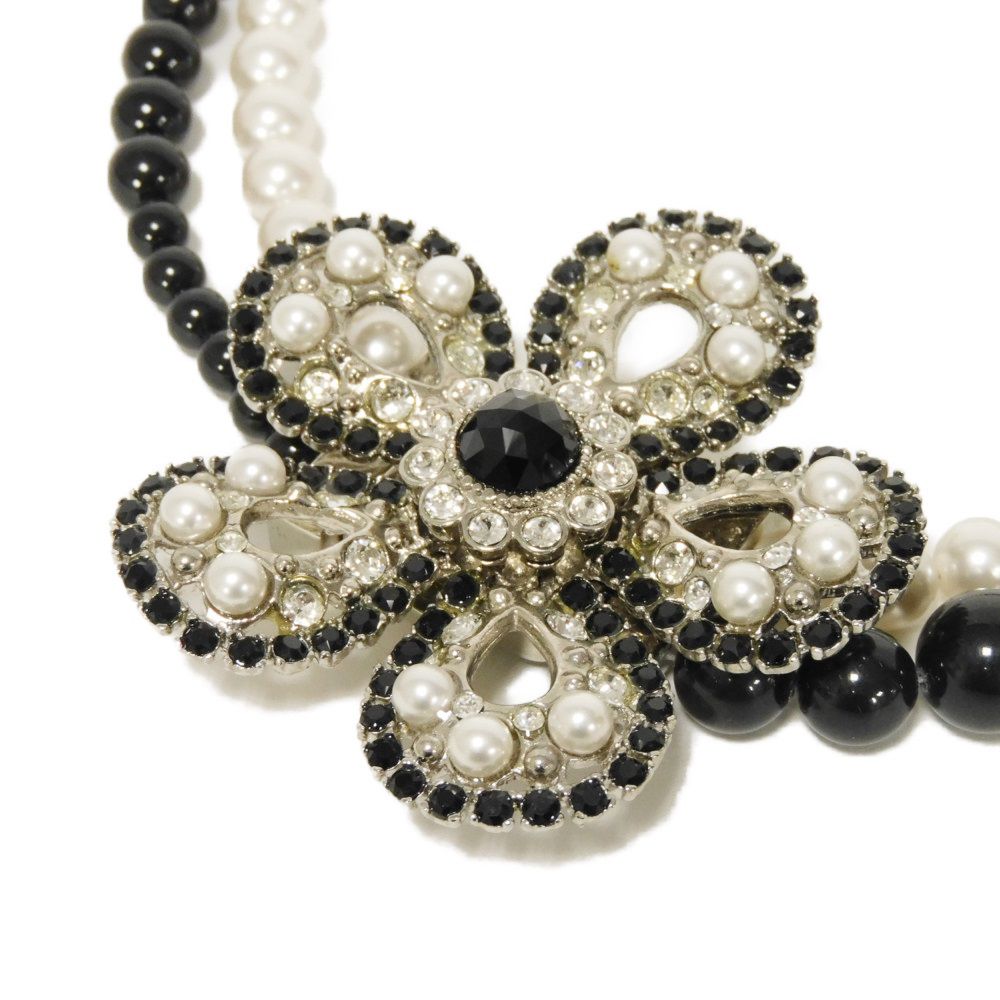 Used 12166 Crystal Pearl Flower 5AJL05 7984 Beaded Black Clear Silver Double Push Lock Logo White Women's from Japan