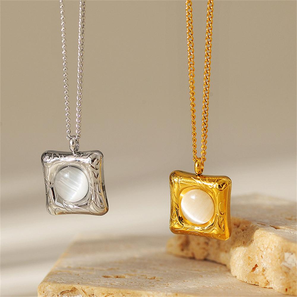 Hot Selling Block Niche Collarbone Chain Fashion Versatile Men's And Women's High-end Stainless Steel Necklace