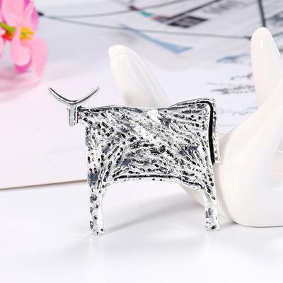 Retro Zodiac Calf Brooch Fashion Personality Metal Animal Corsage Clothing Pin