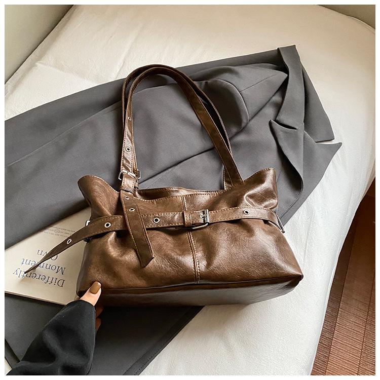 2025 Autumn Retro Large-Capacity Commuter Shoulder Handbag