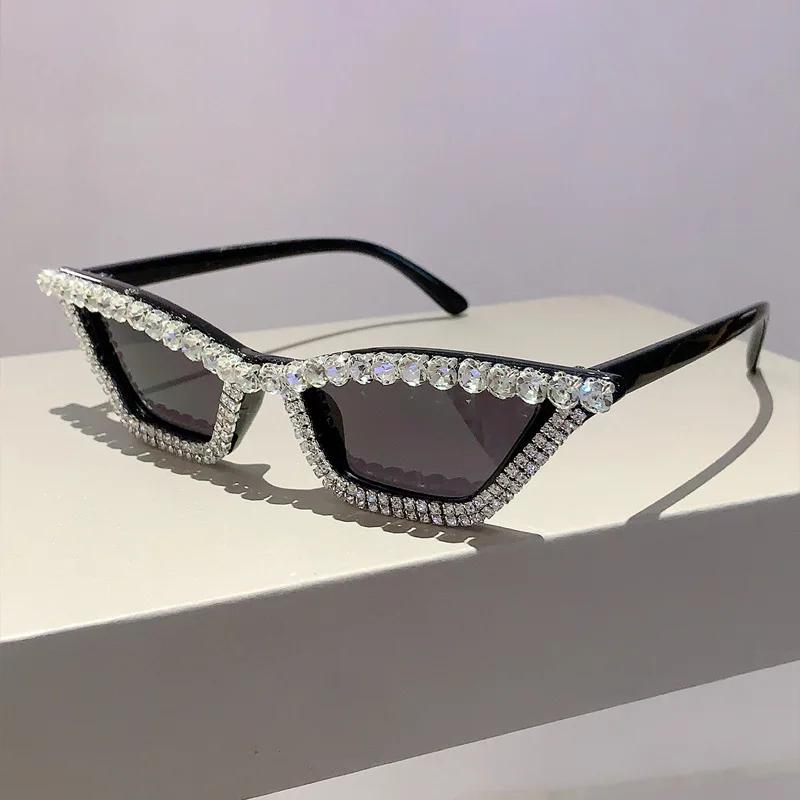 Vintage  Designer Cat Eye Diamond Sunglasses ladies For Female Luxury Sun Glasses Punk Popular Rhinestone Crystal Shades UV