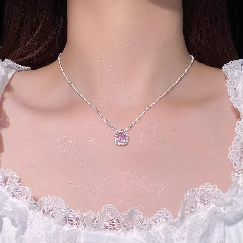 Elegant Pink Cubic Zirconia Pendant Necklace Silver Color Chain Exquisite Women Accessories Fashion Jewelry Party Birthday Gift