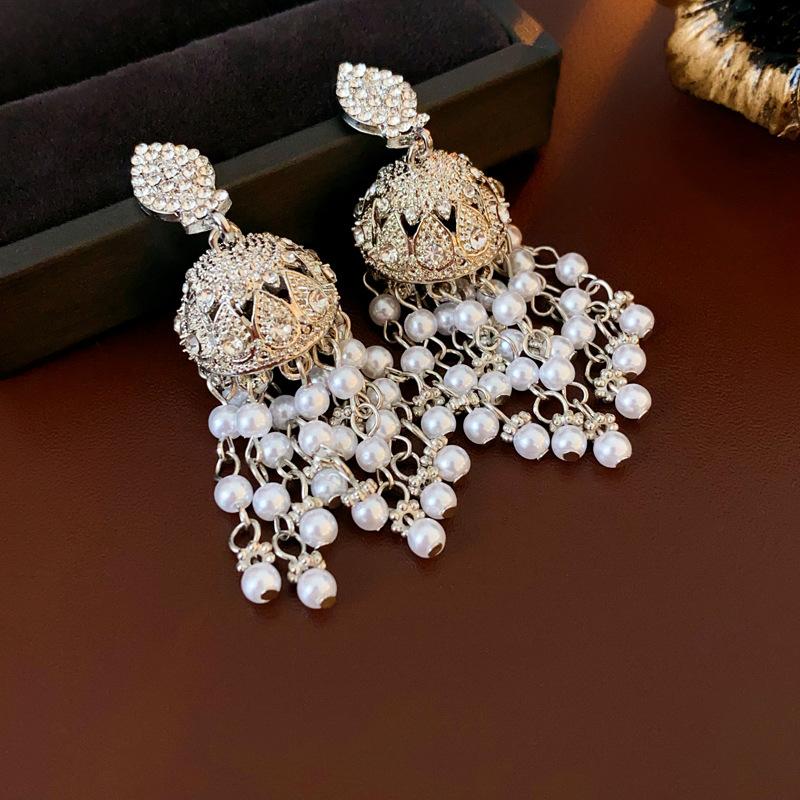 Inlaid Rhinestone Pearl Drop Earrings for Women Retro Style Design Tassel Dangle Earrings High Quality Zircon Wedding Gifts