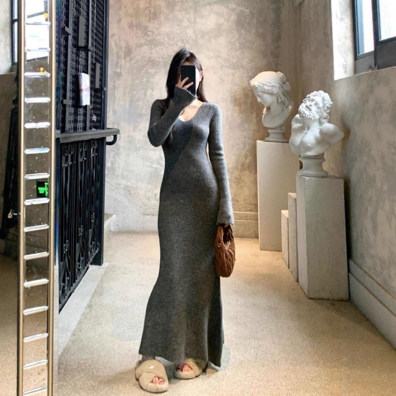 Knitted dress new women's autumn and winter temperament gray versatile coat long skirt imperial sister style slim bottom skirt