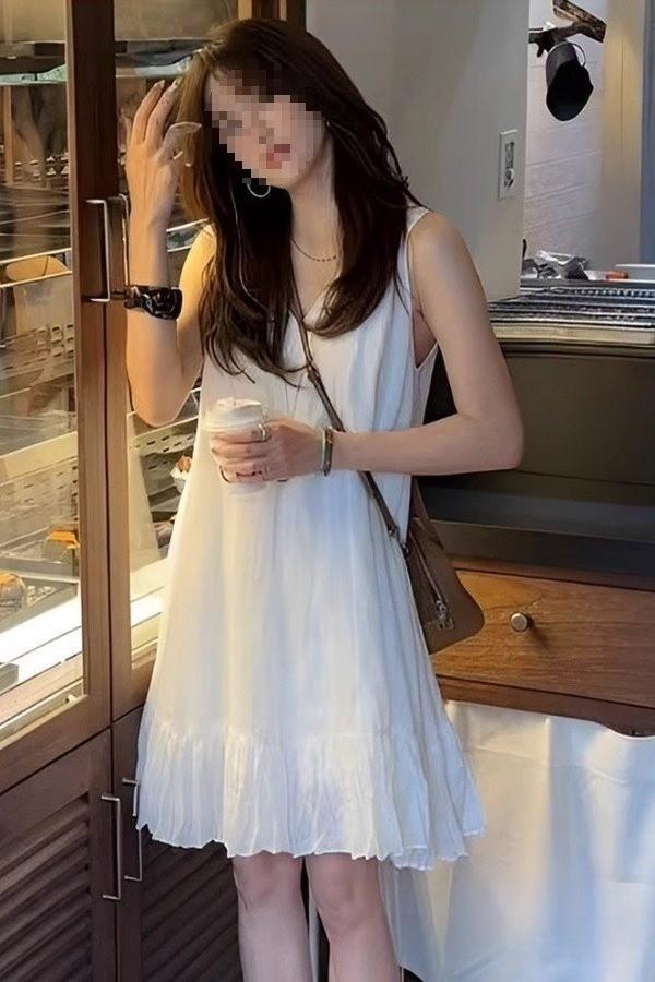Elegant White Sleeveless Dress With Ruffle Collar For Summer Casual Wear