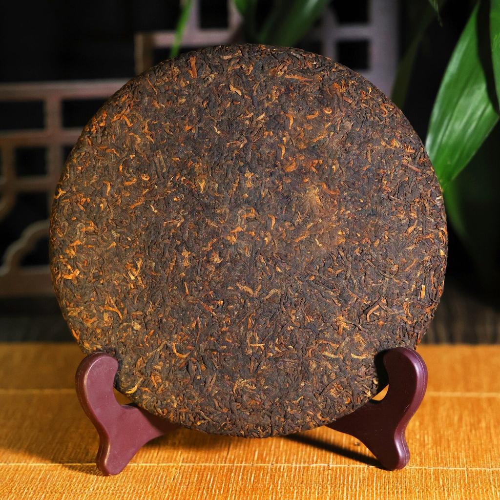 Pu'er Tea Ripe Tea Ripe Tea Icelandic Ripe Tea Palace Golden Bud Cake Tea 357g