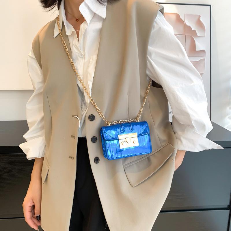 Winter lock small bag women's 2025 new simple small square bag casual solid color chain messenger bag