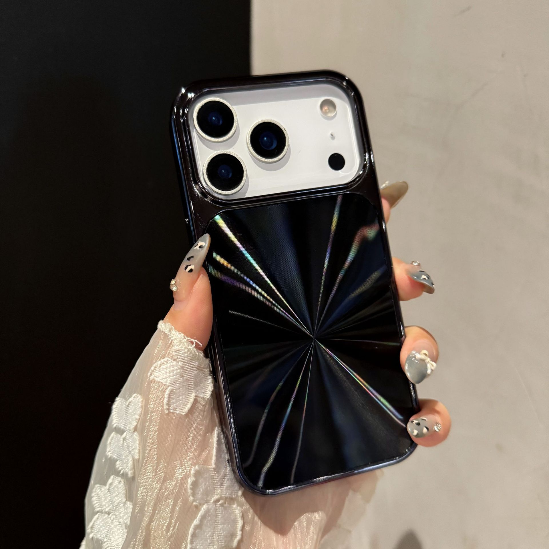 

For IPhone 17 Electroplated Mobile Phone Case with Large Hole Aurora CD Pattern for IPhone 17pm Anti-fall Hard Protective Case Apple 11