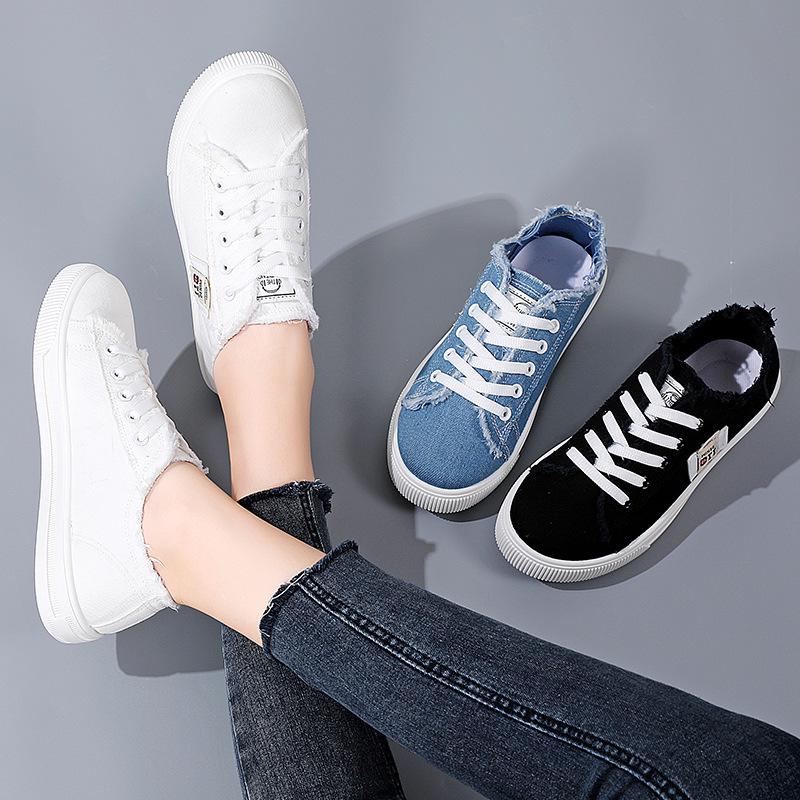 Women's Autumn Canvas Sneakers: White, Flat, Soft Sole, Plus Size, Versatile Fashion.