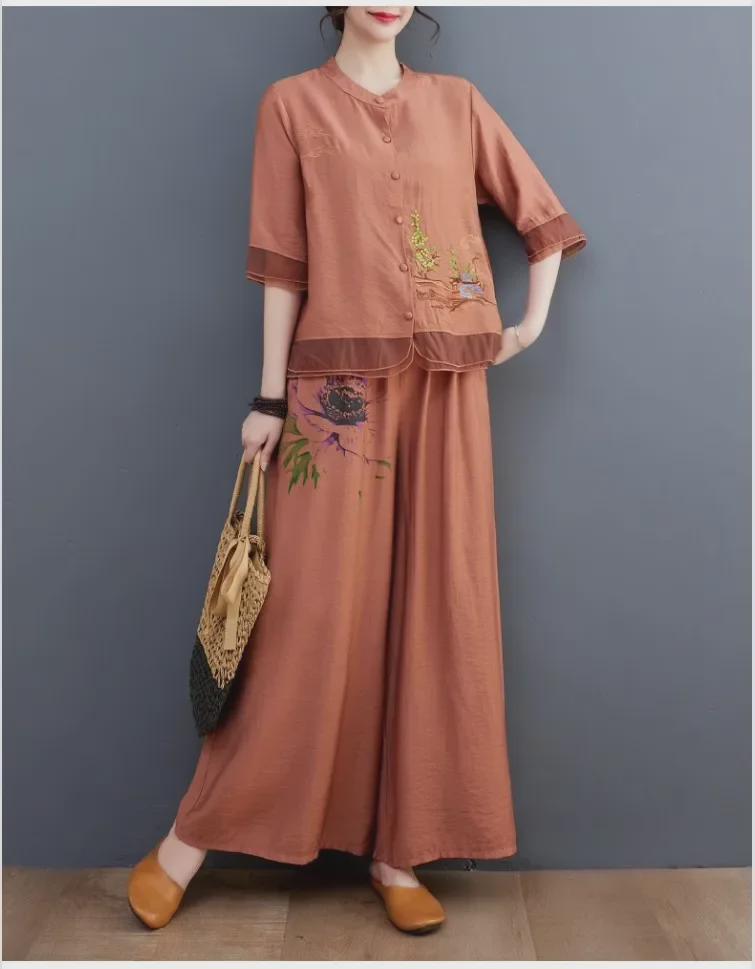 Costum de vară elegant din două piese: Top din bumbac-in brodat cu pantaloni largi pentru femei de vârstă mijlocie