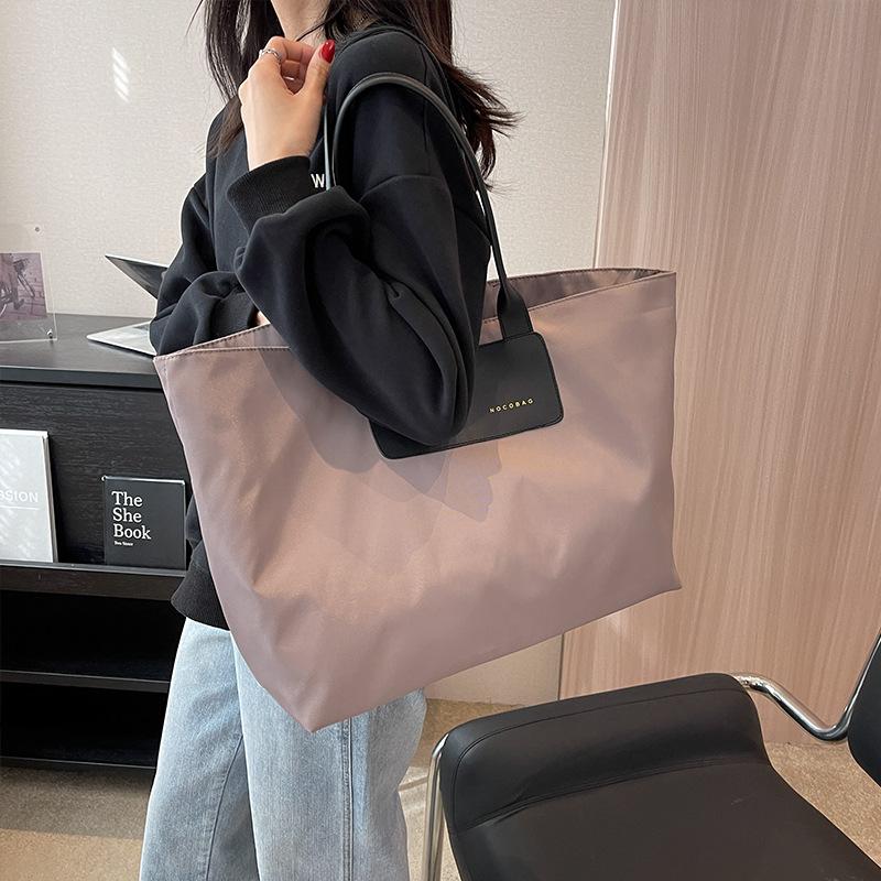 Nylon Tote Bag New Large Capacity Fashionable Simple Women's Shoulder Bag Travel Commuting Bag Crossbody Bag