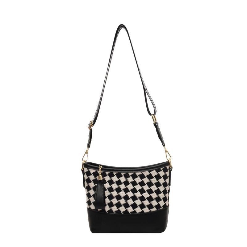 

Сумка на цепочке Новая модная женская сумка Одноплечевая сумка-мессенджер Универсальная сумка чёрный